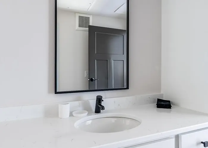 Landing Stylish 1bd Gym Clubhouse *