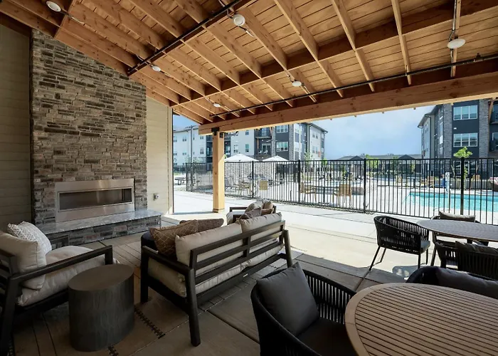 Landing Stylish 1bd Gym Clubhouse Apartment